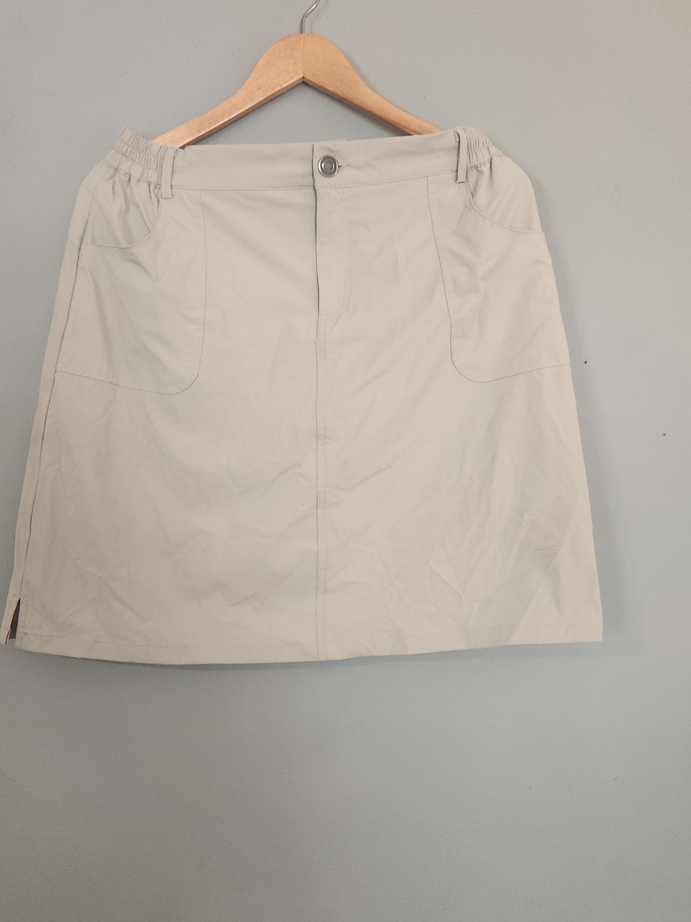 Everyday Cream Mini Skirt with Front Pockets
